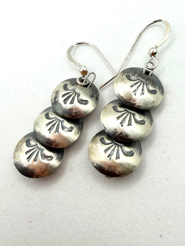 MARIETTA KELLYWOOD NATIVE HANDMADE PILLOW BEAD FISHHOOK EARRINGS 2” (TC 20)