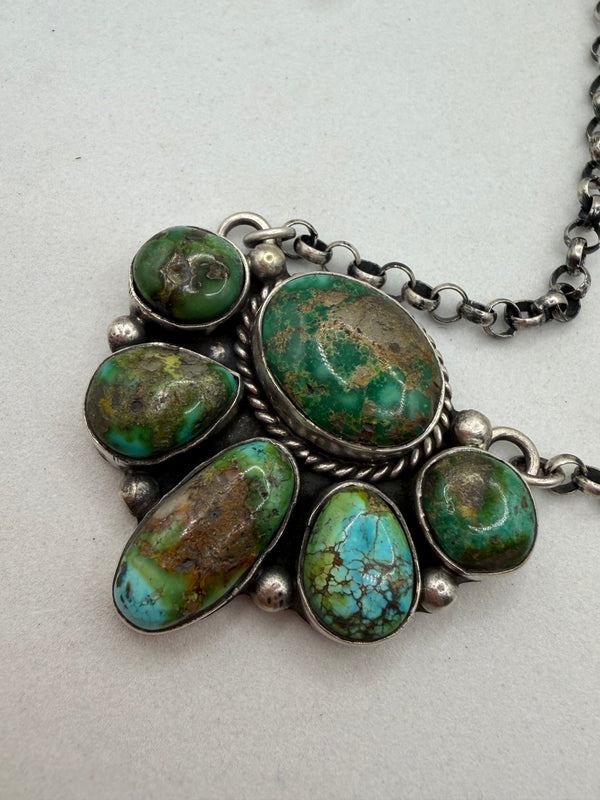 EMER THOMPSON NATIVE HANDMADE SONORAN GOLD TURQUOISE HALF CLUSTER NECKLACE 20" (NP 54)