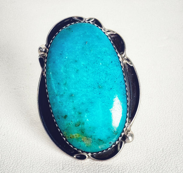 NAVAJO HANDMADE KINGMAN TURQUOISE RING STAMPED BY BERNADINE BEGAY (SIZE 8) (MW 40)