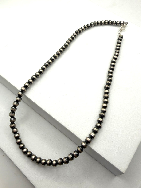 NAVAJO PEARLS NECKLACES (LA 8)