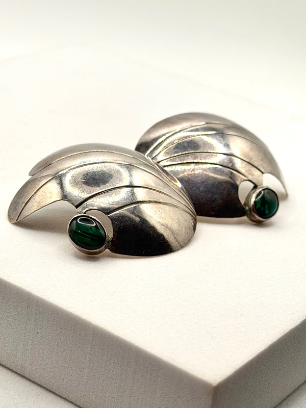 VINTAGE STERLING SILVER CONCHO MALACHITE POST BACK EARRINGS (LL 78)