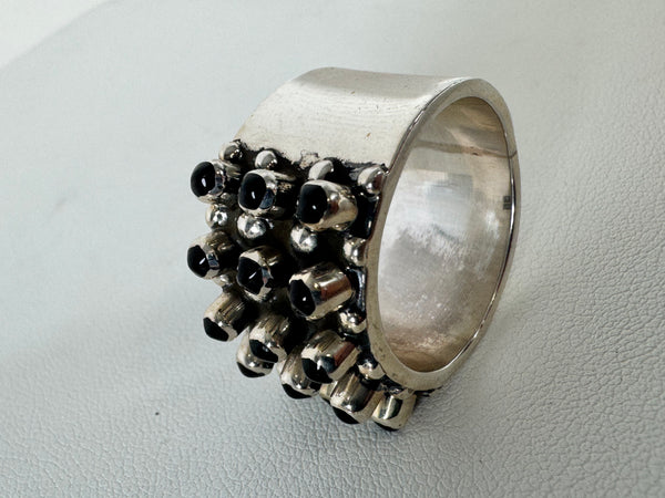 TAXCO SILVER BLACK ONYX CLUSTER RING SIZE 9.5 (MW 249)