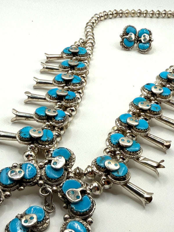 (RARE PIECE) EFFIE CALAVAZA ZUNI SLEEPING BEAUTY TURQUOISE SNAKE SQUASH BLOSSOM NECKLACE 22" & POST BACK EARRINGS HANDMADE SET (NP 33)