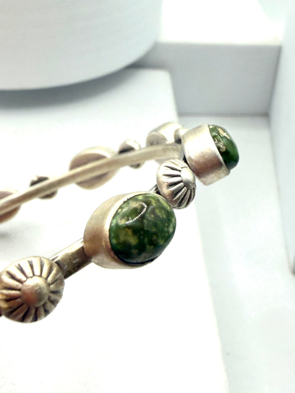 NATIVE HANMADE SONORAN GOLD TURQUOISE SS BANGLE 2 3/4" DIAMETER (JR 172)