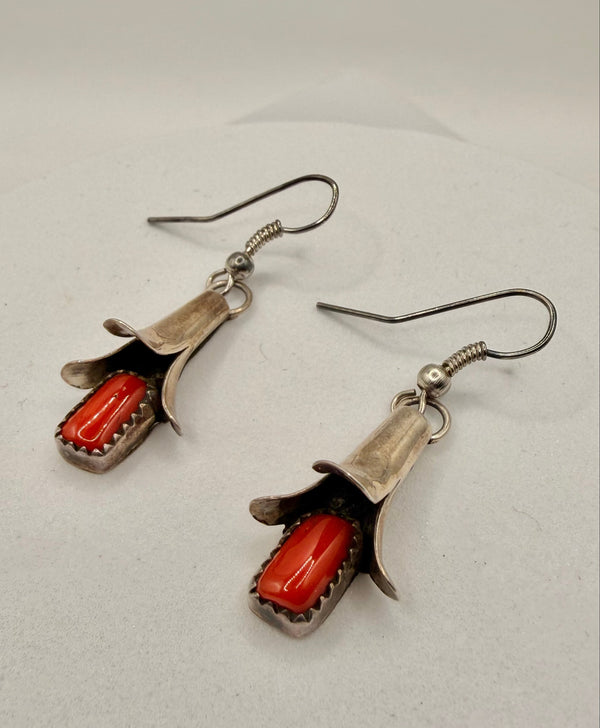 MED CORAL VINTAGE BLOSSOM EARRINGS (LL 39)