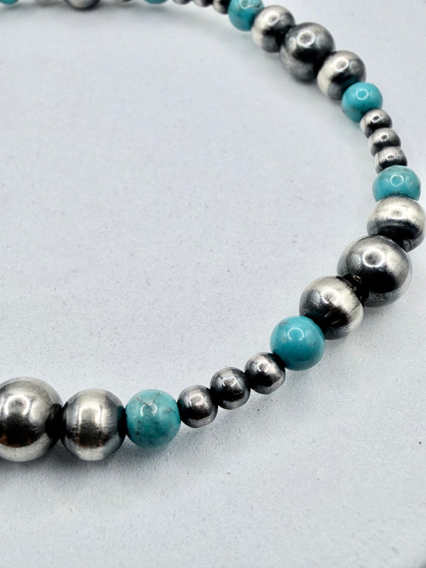 KINGMAN TURQUOISE & GRADUATED NAVAJO PEARLS STRETCH BRACELET (CO 136)