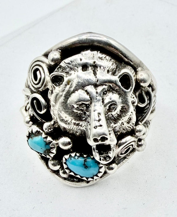 D.M. NATIVE HANDMADE SILVER BEAR & KINGMAN TURQUOISE RING SIZE 13 1/2 (PN 22)