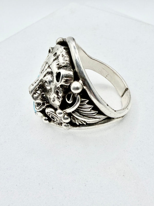 D.M. NATIVE HANDMADE SILVER BEAR & KINGMAN TURQUOISE RING SIZE 13 1/2 (PN 22)
