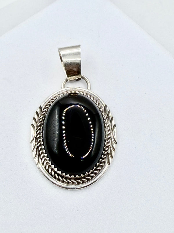 DINE BEGAY NATIVE HANDMADE BLACK ONYX OVAL PENDANT (PN 21)