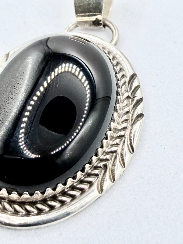 DINE BEGAY NATIVE HANDMADE BLACK ONYX OVAL PENDANT (PN 21)