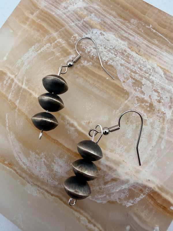OXIDIZED SAUCER PEARLS FISHHOOK EARRIGNS (NP 38)