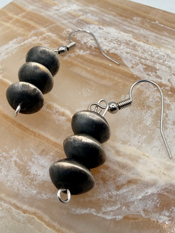 OXIDIZED SAUCER PEARLS FISHHOOK EARRIGNS (NP 38)