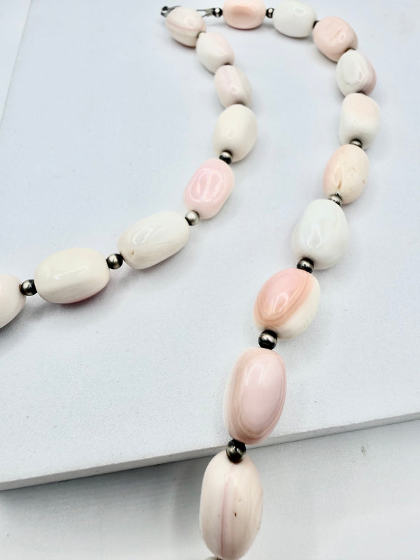 PINK CONCH & NAVAJO PEARLS NECKLACE 18" (KK 18)