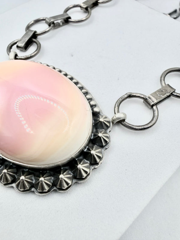 ZIA NATIVE HANDMADE OVAL PINK CONCH SHOTS SILVER SETTING ADJUSTABLE NECKLACE 22"(KK 6)