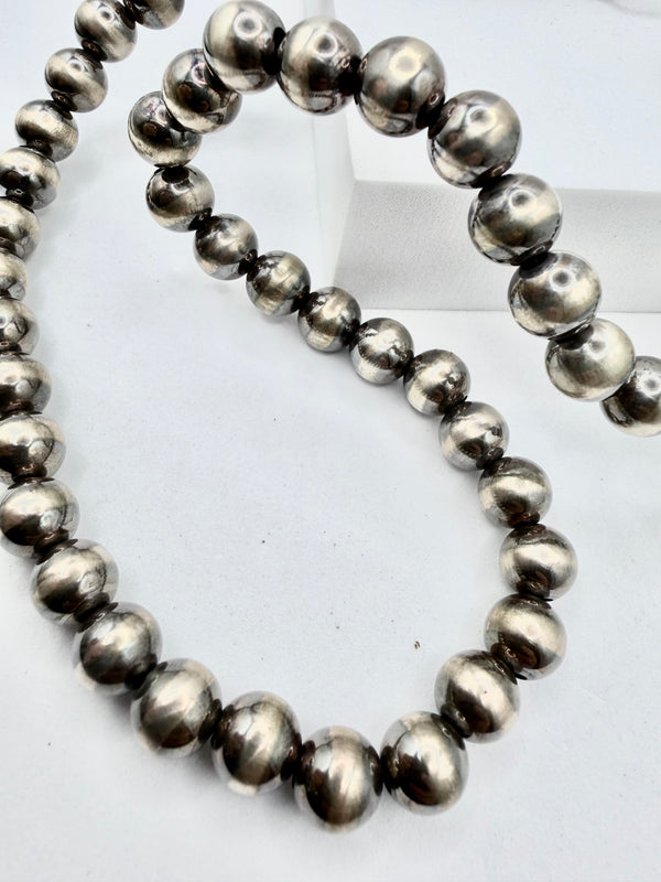 NATIVE HANDMADE 18" 12MM NAVAJO PEARLS NECKLACE (KK 11)