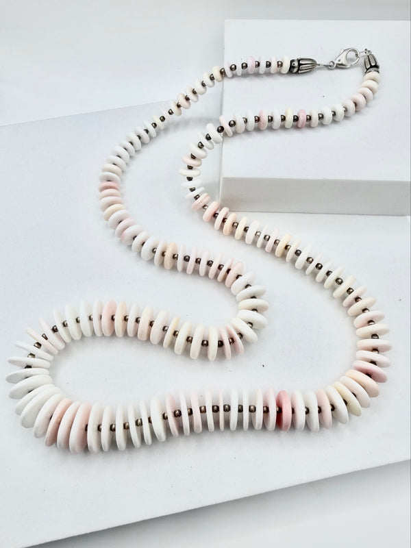 PINK CONCH & NAVAJO PEARLS DISC NECKLACE 30" (KK 3)