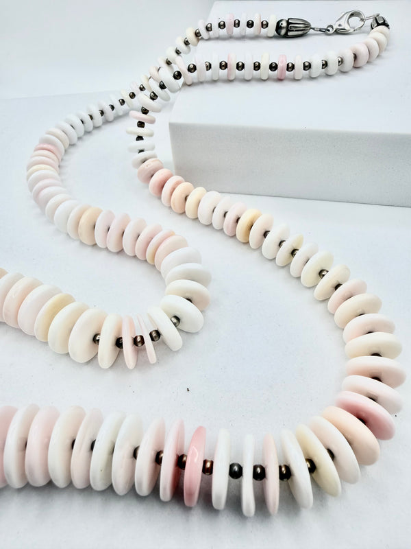 PINK CONCH & NAVAJO PEARLS DISC NECKLACE 30" (KK 3)