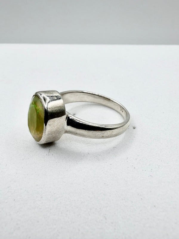 FACETED STERLING SILVER ETHIOPIAN WELO OPAL RING SIZE 7 (LL 74)