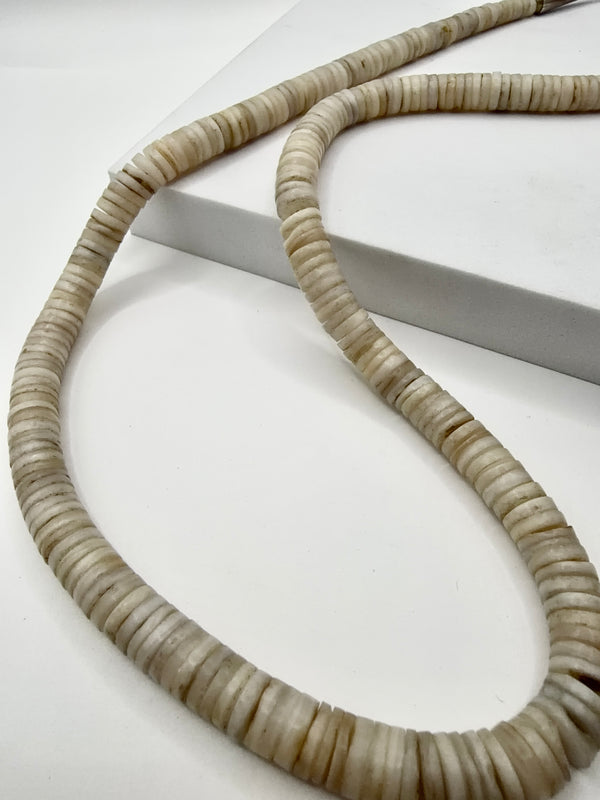 SANTO DOMINGO (KEWA PUEBLO) NATIVE AMERICAN ACIENT HEISHI VINTAGE NECKLACE 26" (LL 64)