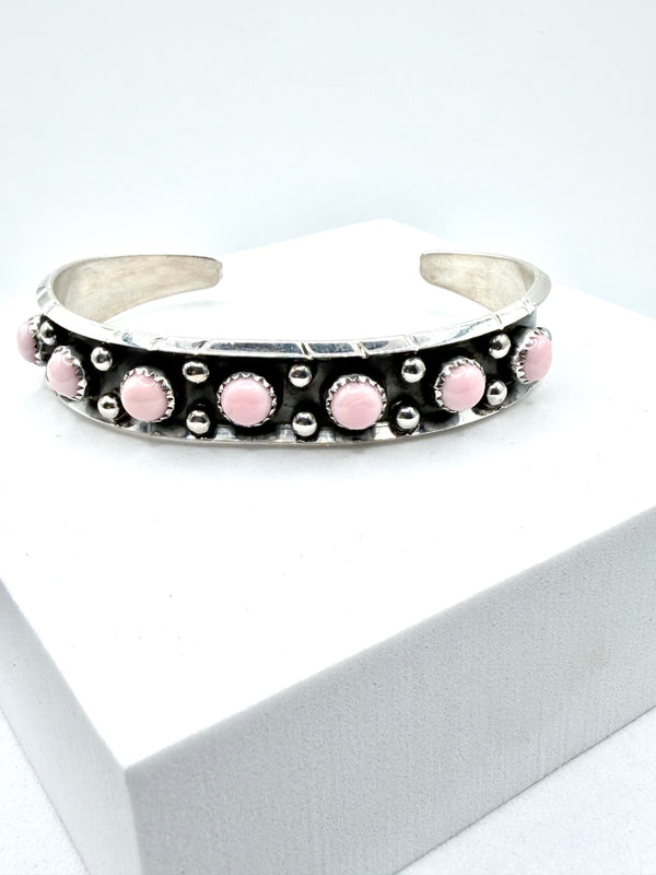 NATIVE HANDMADE PINK CONCH ADJUSTABLE CUFF STAMPED BY RC (LA 67)