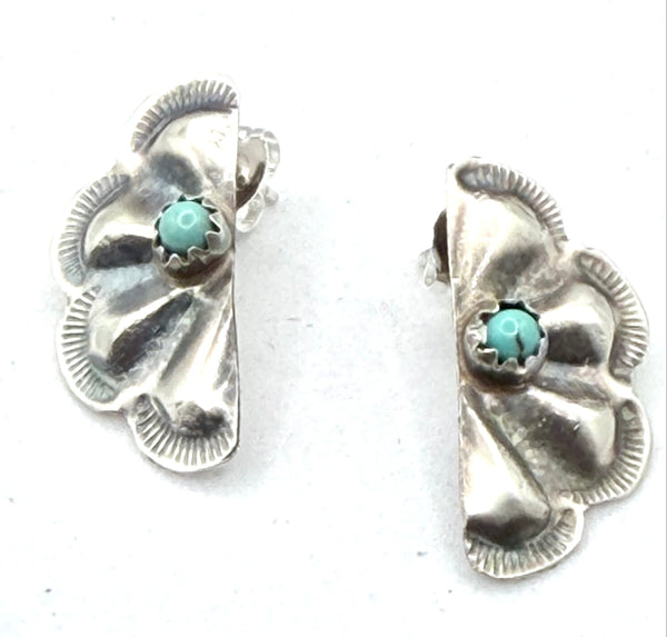 NATIVE HANDMADE KINGMAN TURQUOISE HALF CLUSTER CONCHO POST BACK EARRINGS (LA 79)
