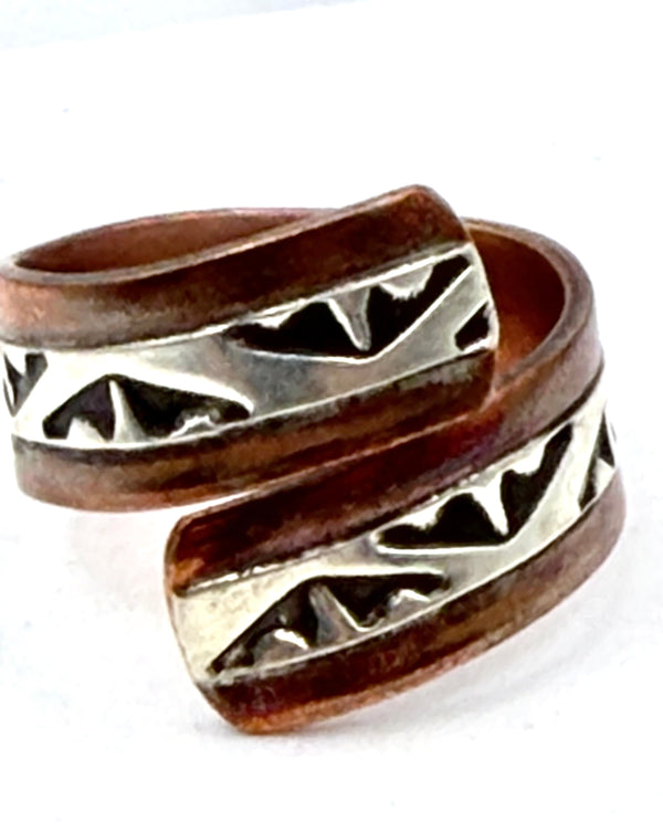 WYLIE SECATERO NAVAJO HANDMADE COPPER & STERLING SILVER ADJUSTABLE RING (LA 57)