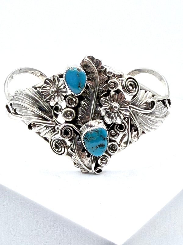NATIVE HANDMADE KINGMAN TURQUOISE ADJUSTABLE FLOWER CUFF SIGNED BY HBY (LA 59)