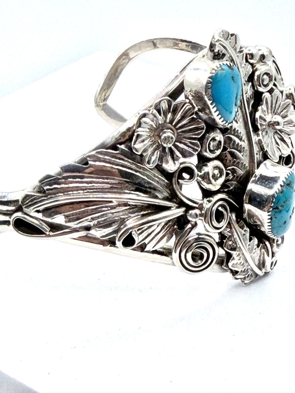 NATIVE HANDMADE KINGMAN TURQUOISE ADJUSTABLE FLOWER CUFF SIGNED BY HBY (LA 59)