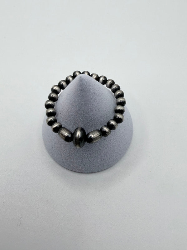 NAVAJO PEARLS STRETCH RINGS (LA 70)
