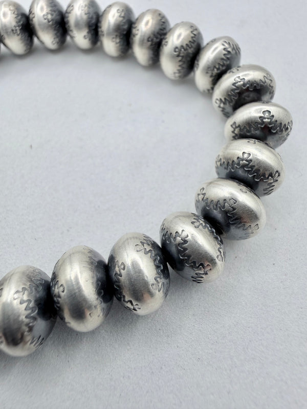 NAVAJO SAUCER PEARLS STRETCH BRACELET STYLE 1 (CO 146)