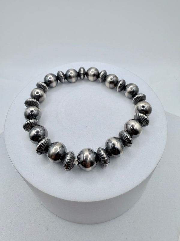 NAVAJO FLUTTED PEARLS NATIVE HANDMADE STRETCH BRACELET (CO 152)