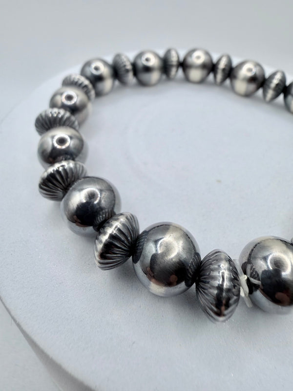 NAVAJO FLUTTED PEARLS NATIVE HANDMADE STRETCH BRACELET (CO 152)