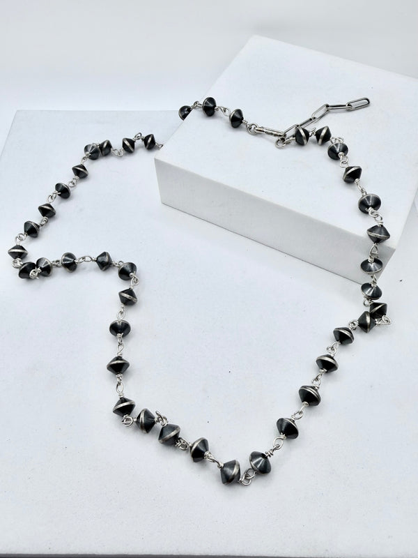 BRYANNEN HALWOOD NATIVE HANDMADE SAUCER PEARLS ROSARY CHAIN NECKLACE 24-26" (JD 30)