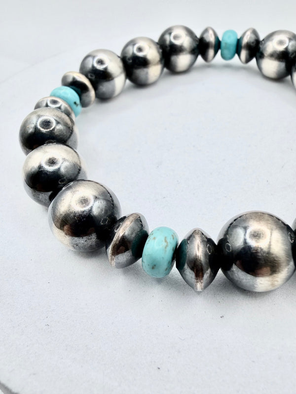 NATIVE HANDMADE NAVAJO PEARLS & KINGMAN TURQUOISE STRETCH BRACELET (JD 21)