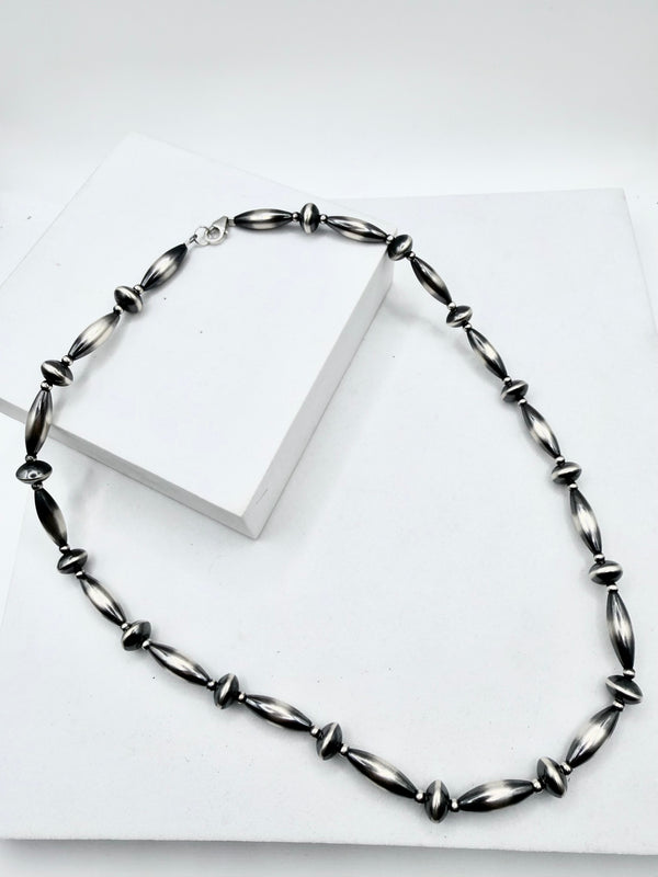 NATIVE HANDMADE TORPEDO NAVAJO PEARLS NECKLACE 20" (ELW 55)