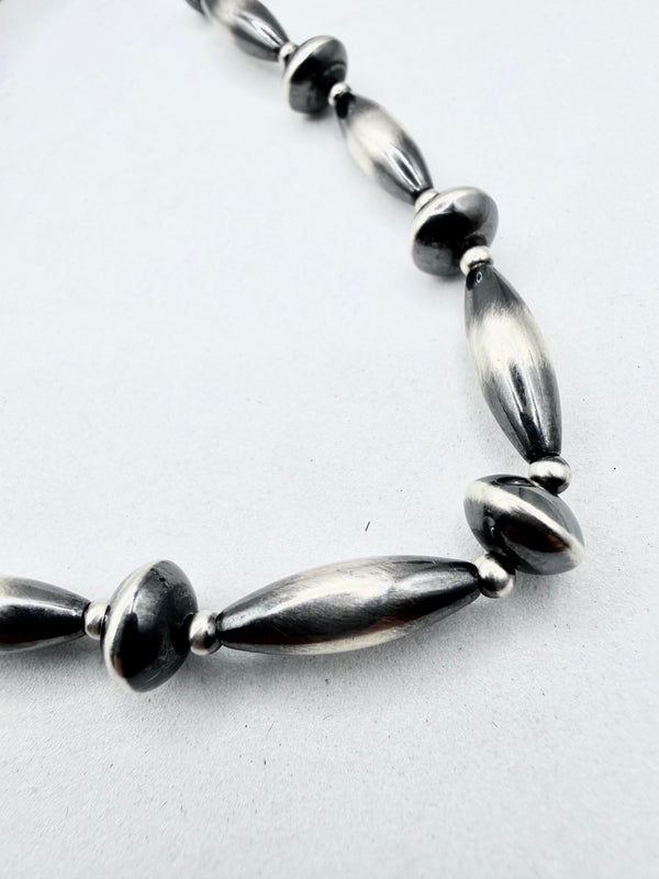 NATIVE HANDMADE TORPEDO NAVAJO PEARLS NECKLACE 20" (ELW 55)