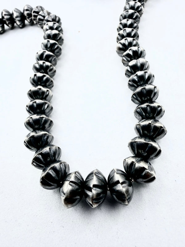 PRESTON HALEY FLUTTED NAVAJO-DINE PEARLS STATEMENT NECKLACE 22" (ELW 93)