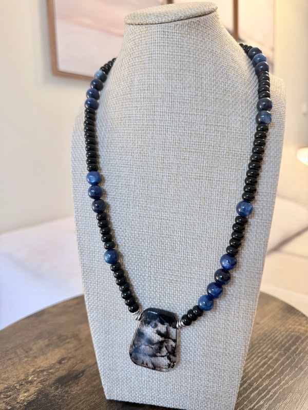BLACK ONYX & KYANITE PEARLS WITH PHANTOM QUARTZ FOCAL BEAD ADJUSTABLE NECKLACE 22-26" (MW 487)