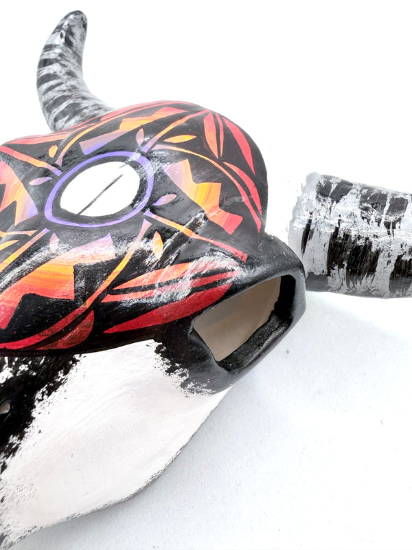 VICTORIA TSOSIE NATIVE HANDMADE HAND-PAINTED LONGHORN SKULL DECOR (LA 49)