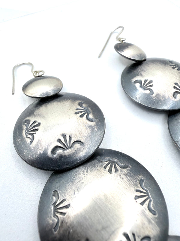 MARIETTA KELLYWOOD NATIVE HANDMADE FLAT PEARLS FISHHOOK EARRINGS 4" (FP 7)
