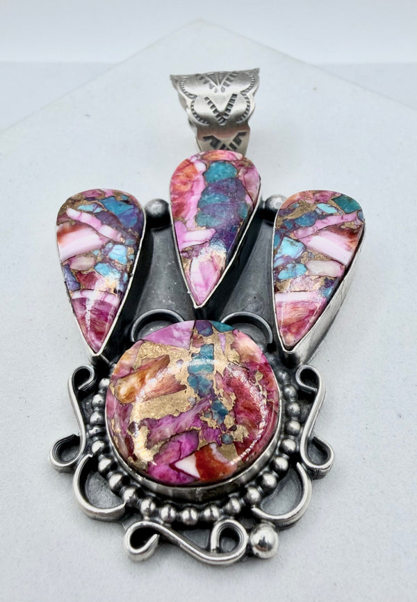 T NEZ SR. NATIVE HANDMADE PINK DAHLIA CLUSTER PAW PRINT PENDANT (JR 172)