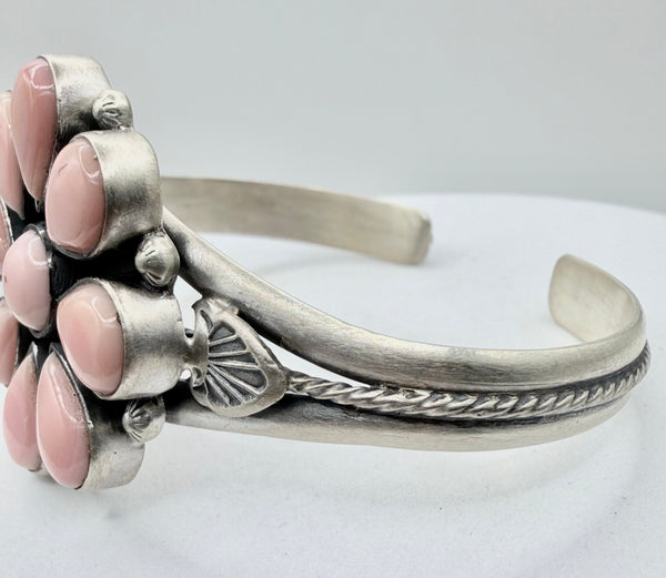 ZIA NATIVE HANDMADE PINK CONCH CLUSTER FLOWER ADJUSTABLE CUFF (JR 175)
