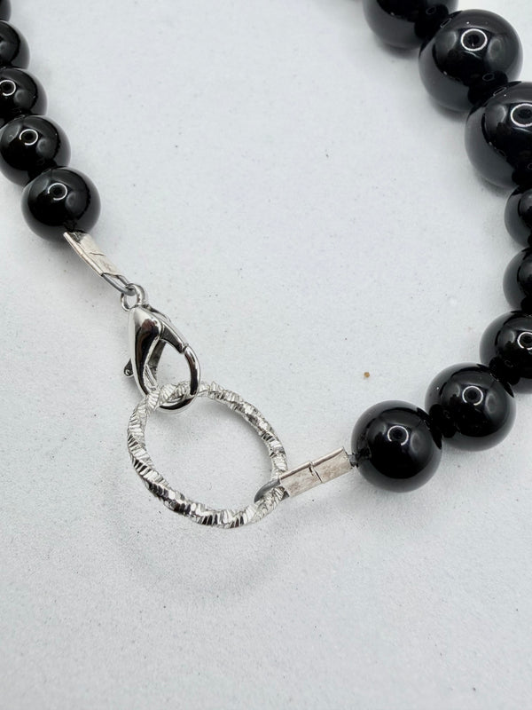 BLACK ONYX & SINGLE SAUCER PEARLS NECKLACE 21" (JR 179)