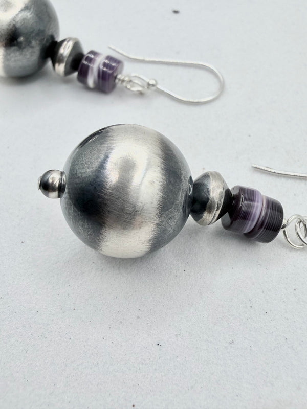 10MM NAVAJO PEARLS WITH WAMPUM BEADS FISHHOOK EARRINGS 2" (JR 185)