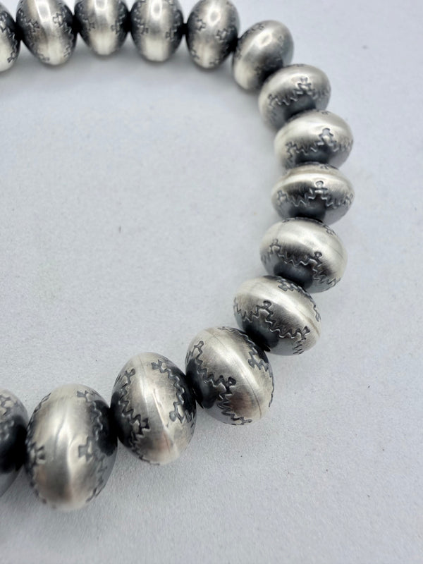 NAVAJO SAUCER PEARLS STRETCH BRACELET STYLE 2 (CO 147)