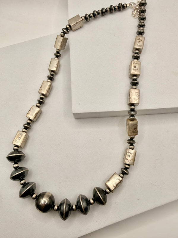 SHARON COOLEY NATIVE HANDMADE BARREL BEAD NECKALCE 20-22" (MM 41)